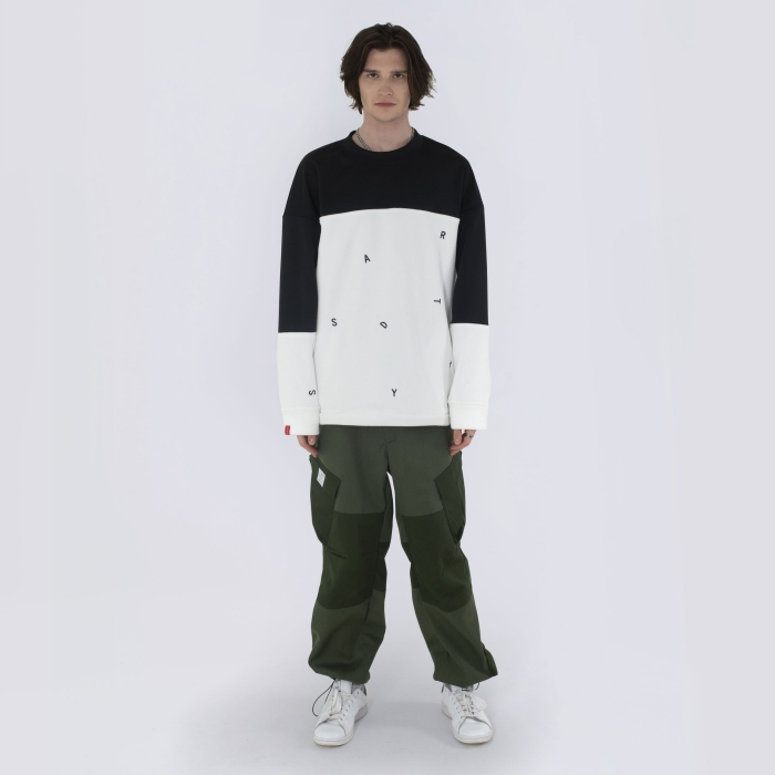 Tagline Sweatshirt [Collection Line]