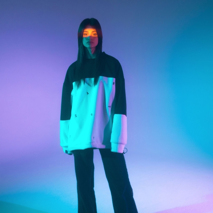 Tagline Sweatshirt [Collection Line]